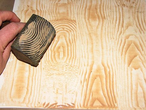 DIY wood texture – Set za barvanje vzorca lesa (2 kosa) slider